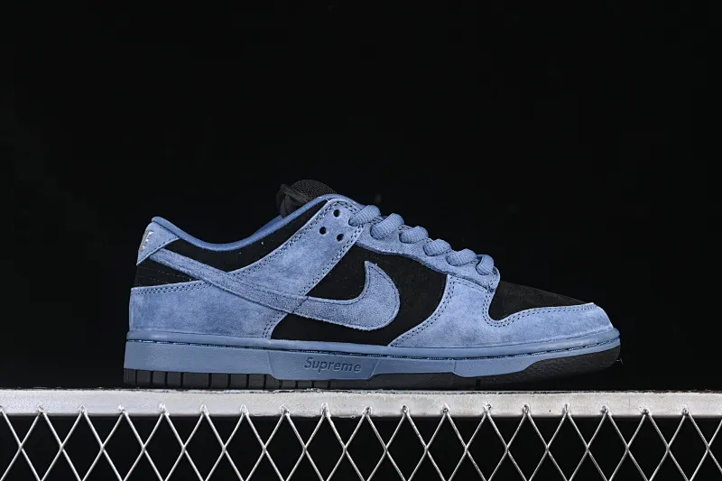 All Categories Nk SB Dunk Series Nk SB Dunk Low Low-top sneakers Supreme x Nike Dunk SB Dunk Low joint black and blue low-top casual skateboard shoes HQ8487-400